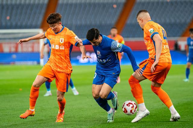 星空体育入口-申花登泰山成功领跑中超 斯卢茨基达成百分目标