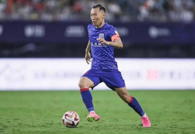 星空体育下载-吴曦绝杀拖住领头羊！双沪争冠PK赛申花暴露出隐忧