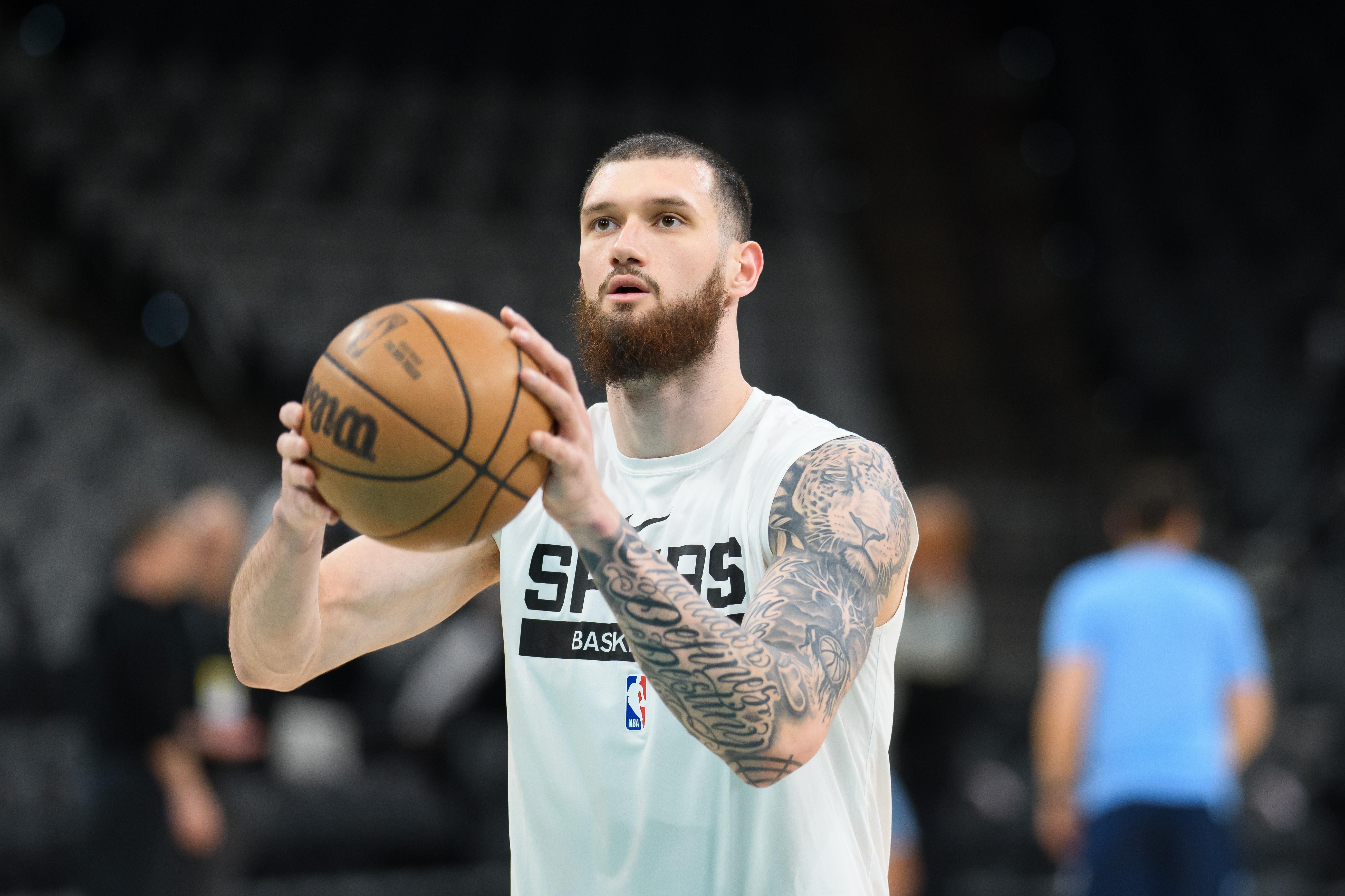 星空入口官网-手感一般！马穆凯拉什维利11中4&amp;amp;三分4中0拿到13分&amp;amp;拼到5犯离场