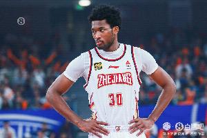 星空体育网址-把锅背好了！达米安-琼斯12投仅1中&amp;三分5中0仅拿2分 拿到11板