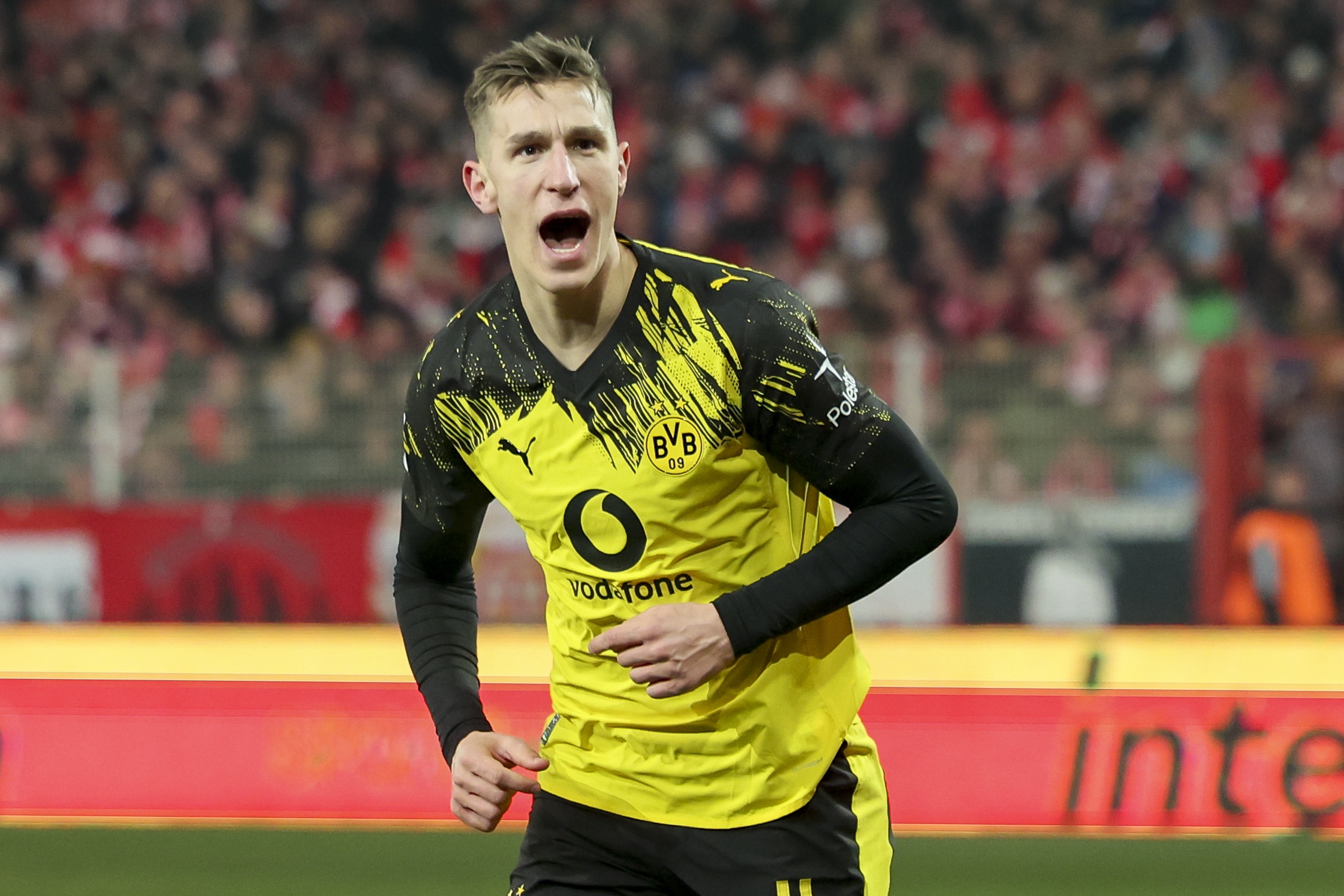 星空体育平台-身价5500万！记者：施洛特贝克对加盟皇马感兴趣，他明夏合同到期